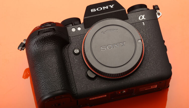 بررسی اولیه دوربین دیجیتال عکاسی Sony a1 II